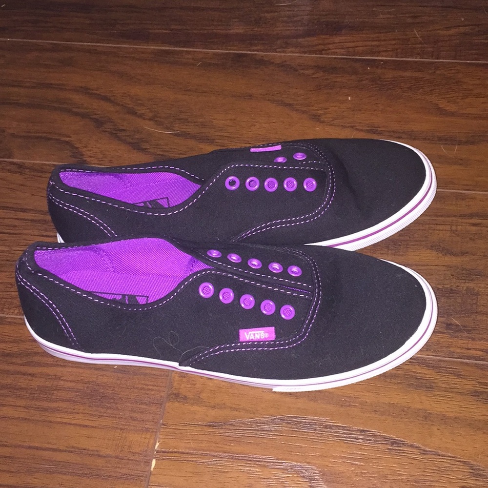VANS black and purple size 6.5
